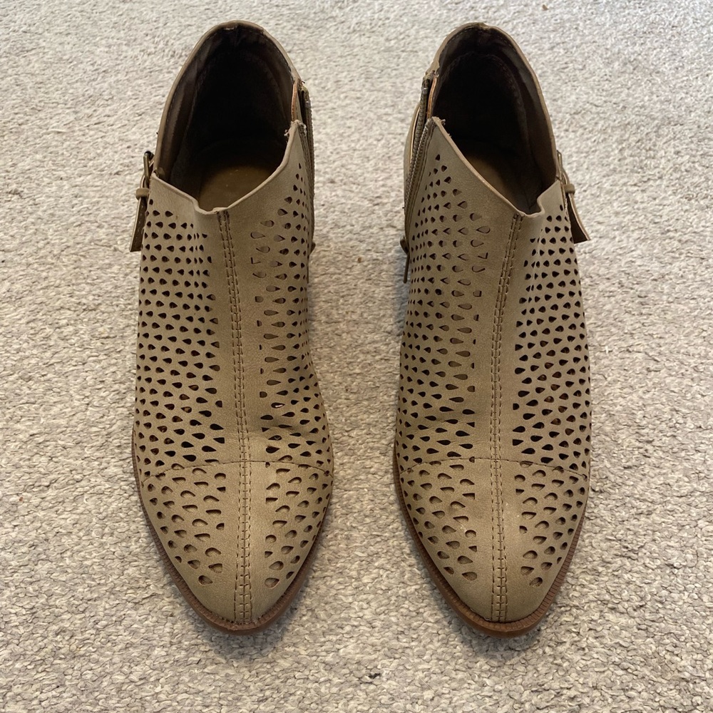 Qupid Flat Ankle Booties In Sand Color Size 8